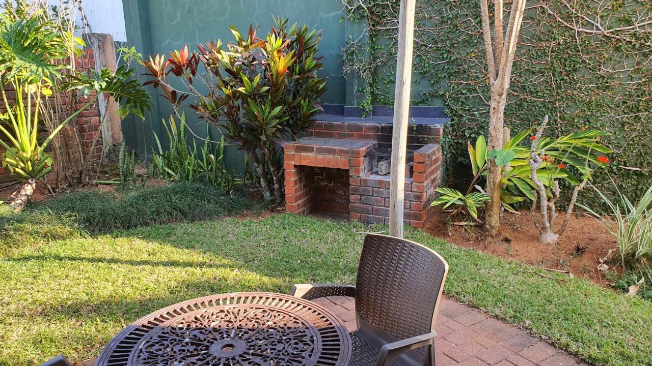 The Lazy Lizard Hotell Durban Eksteriør bilde
